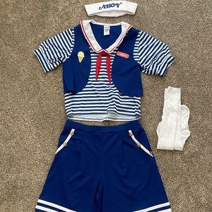 Scoops Ahoy costume 🍦